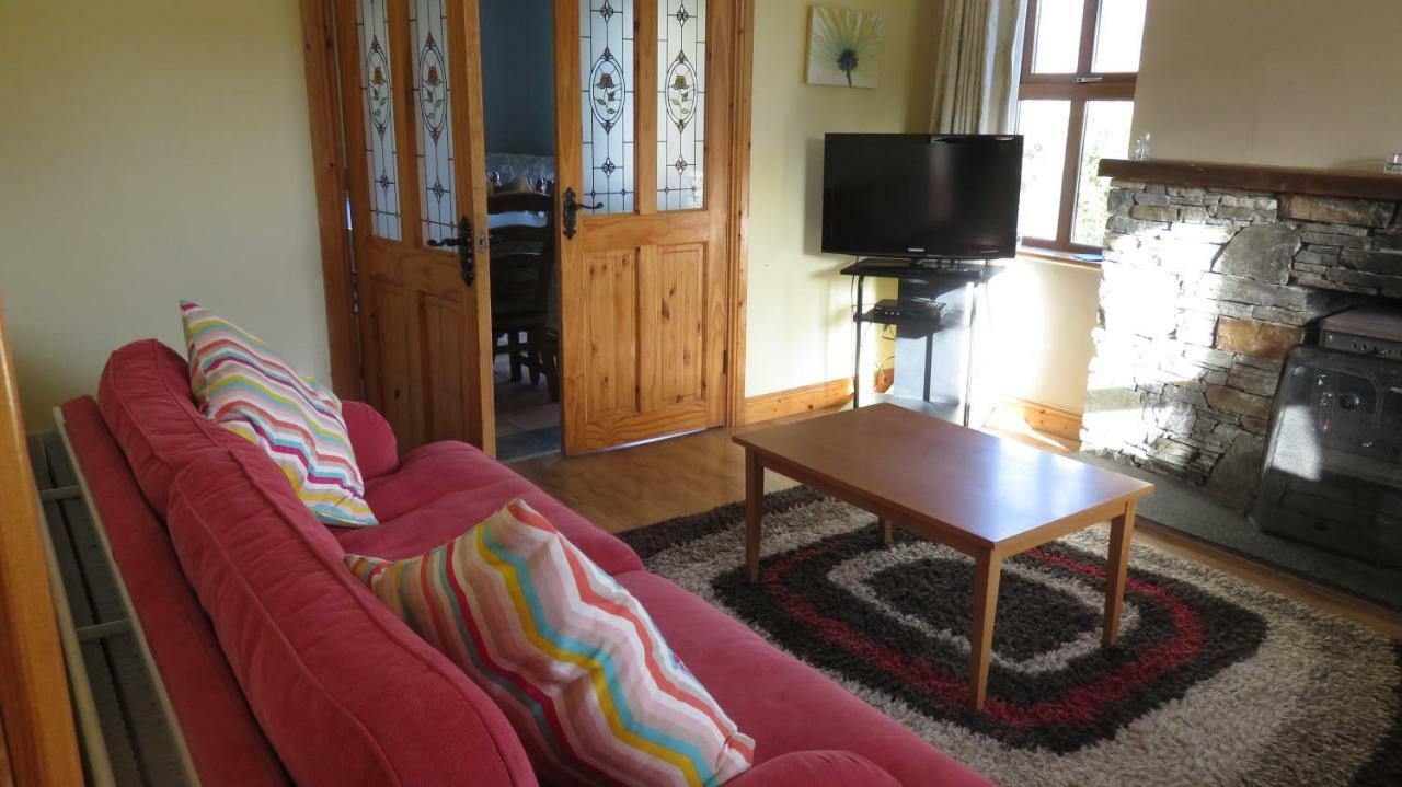 Heatherhill Farm Cottage In Letterfrack Beside Connemara National Park Zewnętrze zdjęcie