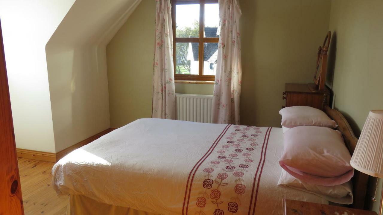 Heatherhill Farm Cottage In Letterfrack Beside Connemara National Park Zewnętrze zdjęcie